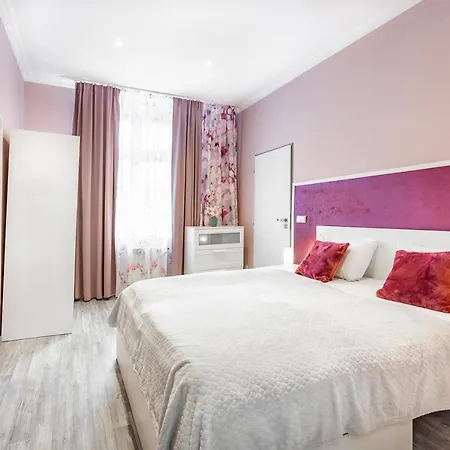 Happy Family Apartment